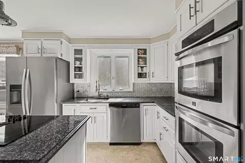 Kitchen - 524 Ferry Rd, Orange, CT 06477 photo 1 of 4