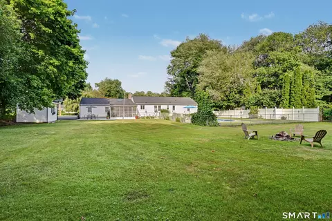 Exterior - 524 Ferry Rd, Orange, CT 06477 photo 9 of 10