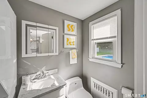 Bath - 524 Ferry Rd, Orange, CT 06477 photo 1 of 2