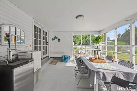 Exterior - 524 Ferry Rd, Orange, CT 06477 photo 6 of 10