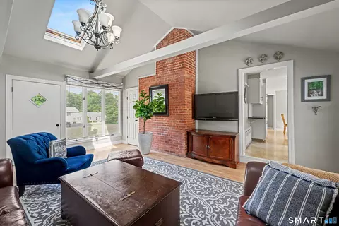 Living - 524 Ferry Rd, Orange, CT 06477 photo 3 of 7
