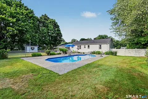 Exterior - 524 Ferry Rd, Orange, CT 06477 photo 3 of 10