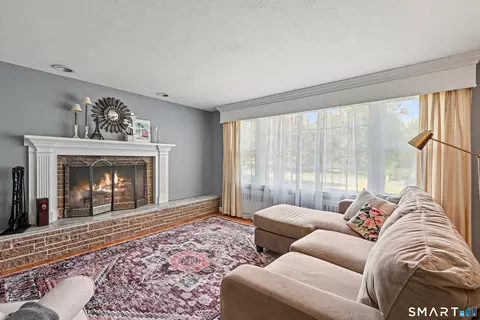 Living - 524 Ferry Rd, Orange, CT 06477 photo 2 of 7