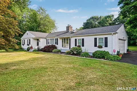 Exterior - 524 Ferry Rd, Orange, CT 06477 photo 10 of 10