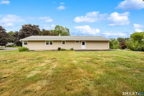 Exterior - 138 Magee Dr, Hamden, CT 06514 photo 4 of 4