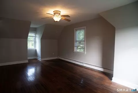 6 Harry Dr, West Haven, CT 06516 photo 9