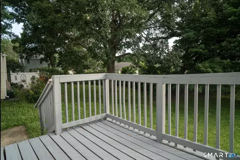 6 Harry Dr, West Haven, CT 06516 photo 8