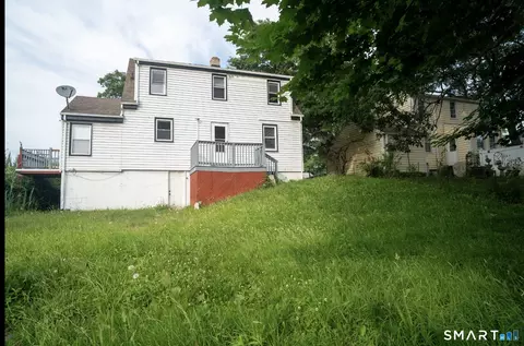 6 Harry Dr, West Haven, CT 06516 photo 2