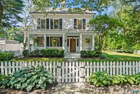 33 Mead Ave, Cos Cob, CT 06807