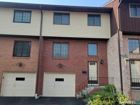 237 Strawberry Hill Ave #23, Stamford, CT 06902