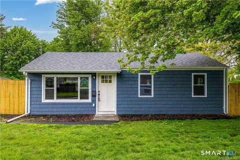 17 Audette Dr, Wallingford, CT 06492