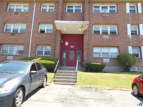 25 Donna Dr #A4, New Haven, CT 06511