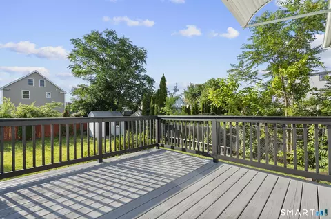 Exterior - 39 Edwards St, Hamden, CT 06517 photo 2 of 4