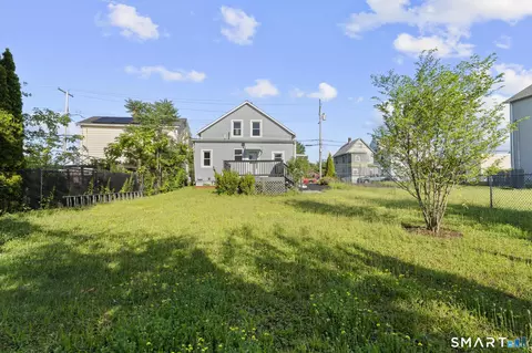 Exterior - 39 Edwards St, Hamden, CT 06517 photo 4 of 4