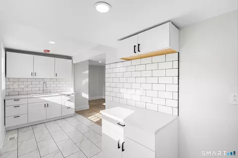 Kitchen - 39 Edwards St, Hamden, CT 06517 photo 1 of 1