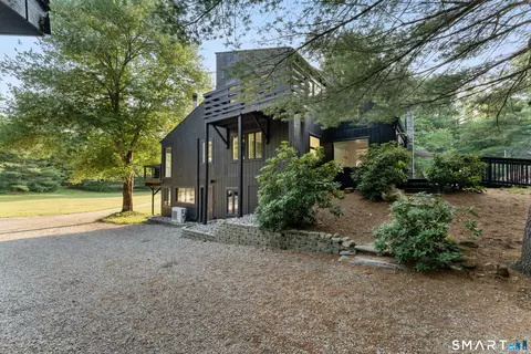Exterior - 564 Hubbard Rd, Killingly, CT 06241 photo 6 of 8