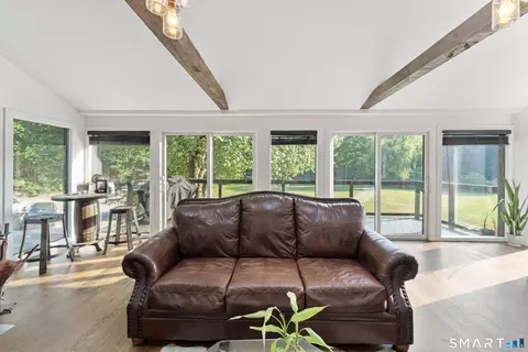 Living - 564 Hubbard Rd, Killingly, CT 06241 photo 2 of 4