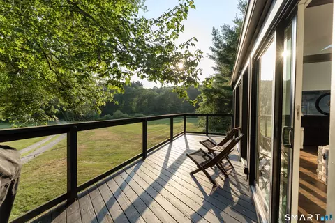 Exterior - 564 Hubbard Rd, Killingly, CT 06241 photo 4 of 8