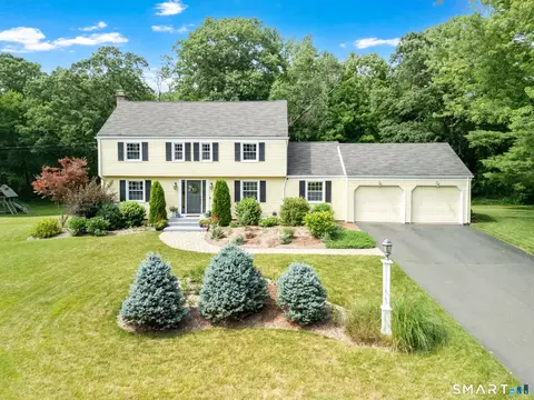 4 Lincoln Ln, Weatogue, CT 06089