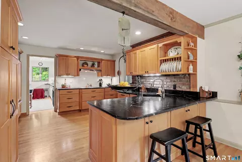 28 Winding Brook Ln, Redding, CT 06896 photo 8