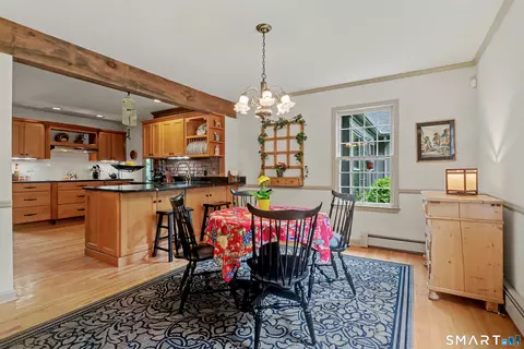 28 Winding Brook Ln, Redding, CT 06896 photo 3
