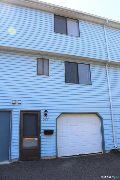 522 Blackstone Vlg #522, Meriden, CT 06450