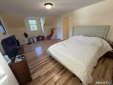 Bedroom - 8 Plainview Dr, Plainfield, CT 06374 photo 3 of 5