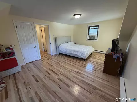 Bedroom - 8 Plainview Dr, Plainfield, CT 06374 photo 4 of 5