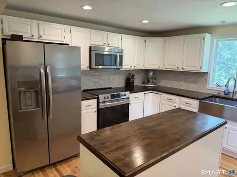 Kitchen - 8 Plainview Dr, Plainfield, CT 06374 photo 2 of 2