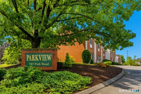 585 Park Rd #9-1, Waterbury, CT 06708