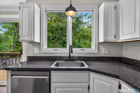 Kitchen - 59 Ridge Rd #59, Wethersfield, CT 06109 photo 4 of 4