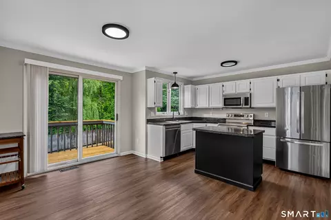 Kitchen - 59 Ridge Rd #59, Wethersfield, CT 06109 photo 3 of 4