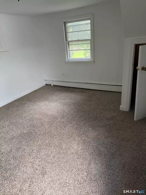 Bedroom - 13 Midian Ave, Windsor, CT 06095 photo 10 of 14
