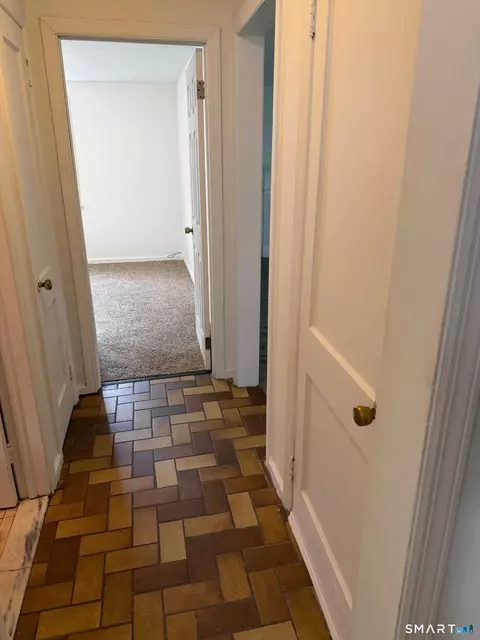 Entry Way - 13 Midian Ave, Windsor, CT 06095 photo 4 of 4