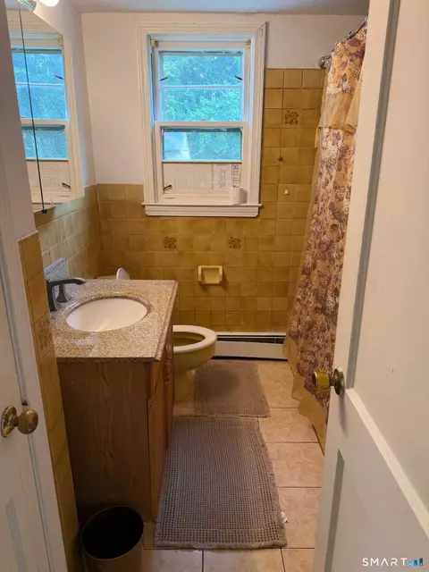 Bath - 13 Midian Ave, Windsor, CT 06095 photo 4 of 4