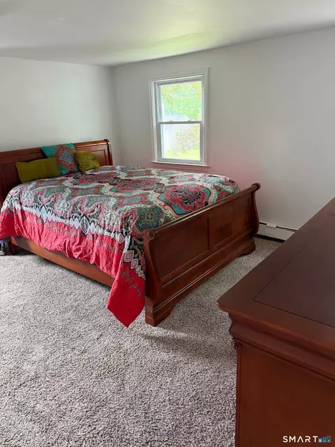 Bedroom - 13 Midian Ave, Windsor, CT 06095 photo 13 of 14