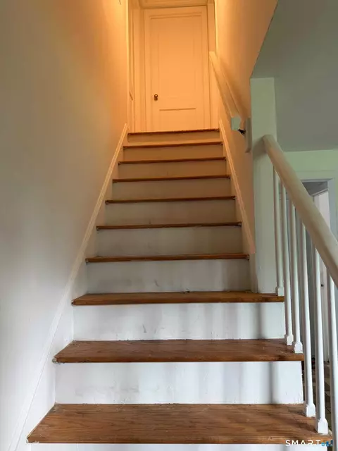 Entry Way - 13 Midian Ave, Windsor, CT 06095 photo 2 of 4
