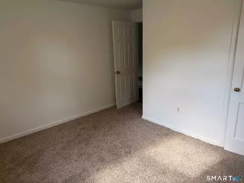 Bedroom - 13 Midian Ave, Windsor, CT 06095 photo 8 of 14