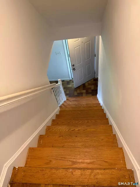 Entry Way - 13 Midian Ave, Windsor, CT 06095 photo 3 of 4