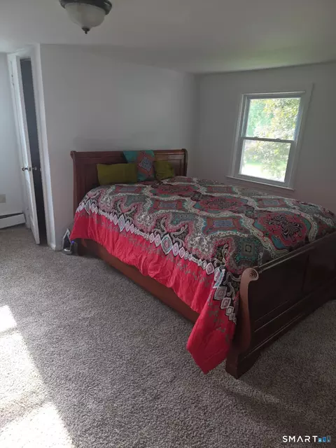 Bedroom - 13 Midian Ave, Windsor, CT 06095 photo 2 of 14
