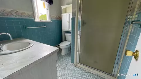 Bath - 107 Tower Rd, Brookfield, CT 06804 photo 1 of 2