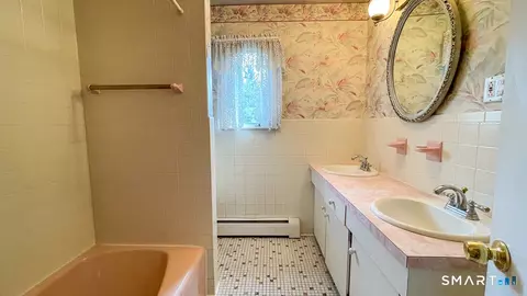 Bath - 107 Tower Rd, Brookfield, CT 06804 photo 2 of 2