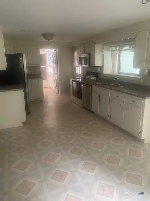 Kitchen - 107 Tower Rd, Brookfield, CT 06804 photo 1 of 1