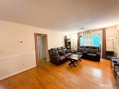 Living - 6 Concorde Way #B4, Windsor Locks, CT 06096 photo 1 of 3