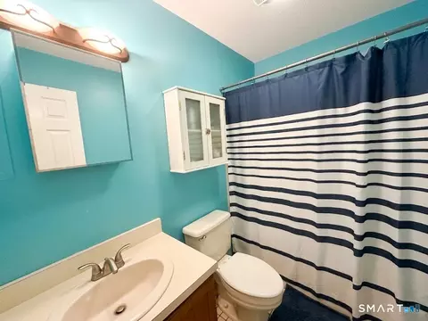 Bath - 6 Concorde Way #B4, Windsor Locks, CT 06096 photo 2 of 2