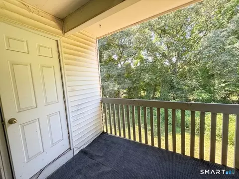 Exterior - 6 Concorde Way #B4, Windsor Locks, CT 06096 photo 3 of 4