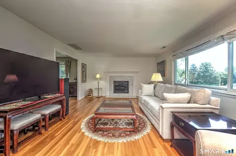Living - 31 Paugussett Rd, Sandy Hook, CT 06482 photo 2 of 4
