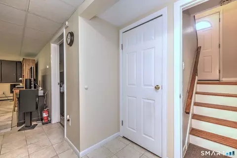 Entry Way - 31 Paugussett Rd, Sandy Hook, CT 06482 photo 6 of 7