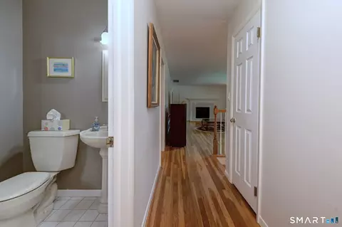 Entry Way - 31 Paugussett Rd, Sandy Hook, CT 06482 photo 4 of 7