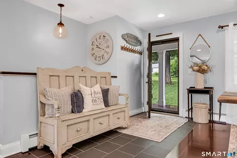 Entry Way - 181 Cook Rd, Prospect, CT 06712 photo 1 of 4